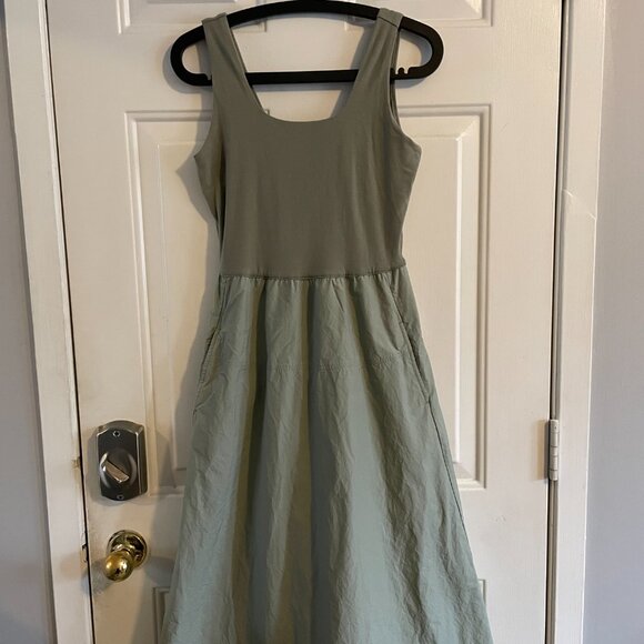 Everlane Sage Green Midi Dress - Picture 3 of 10